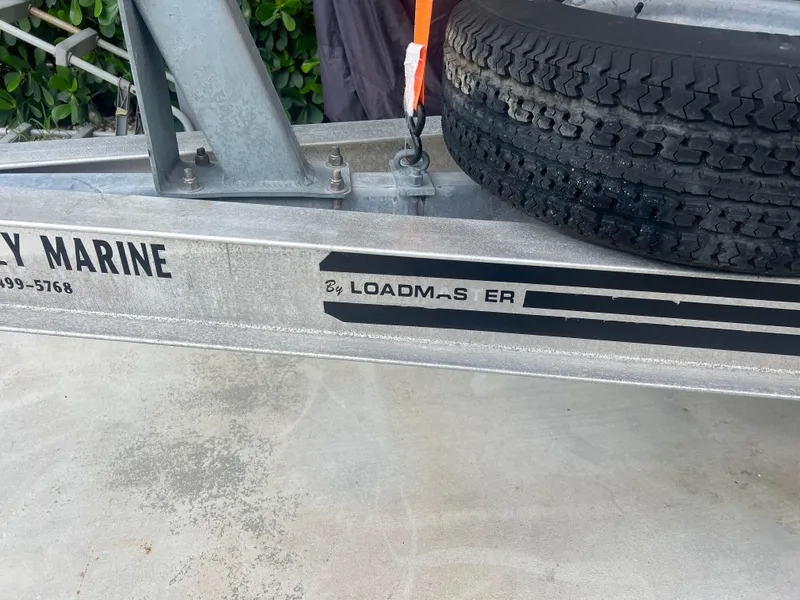 Slide: The Image of Boat trailer for 2000 Hydra-Sports 2400 CC Vector by Loadmaster. - 17