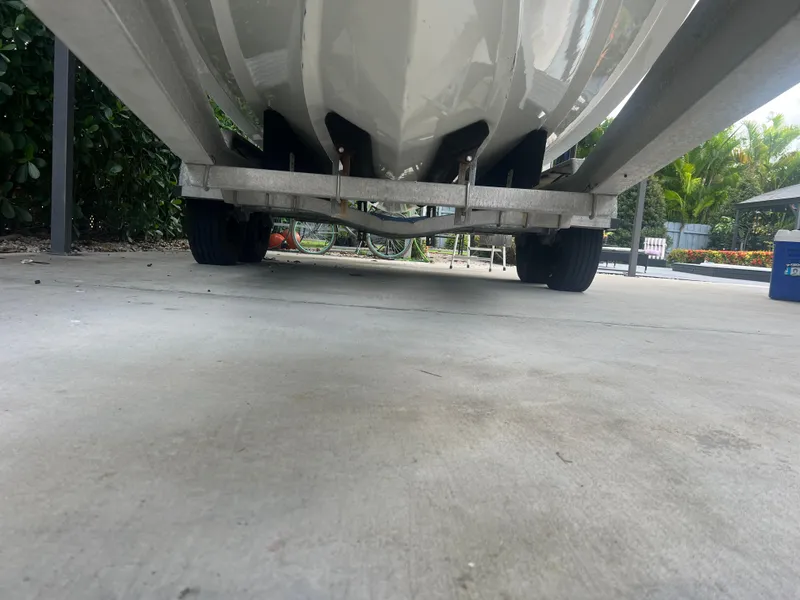 Slide: The Image of 2000 Hydra-Sports 2400 CC Vector boat on trailer, viewed from underneath. - 19