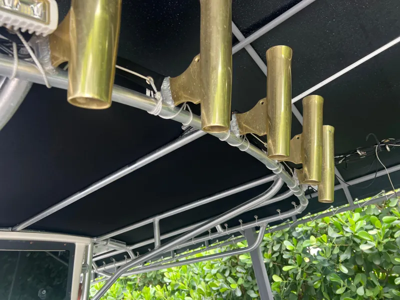 Slide: The Image of Rod holders on a 2000 Hydra-Sports 2400 CC Vector boat. - 34