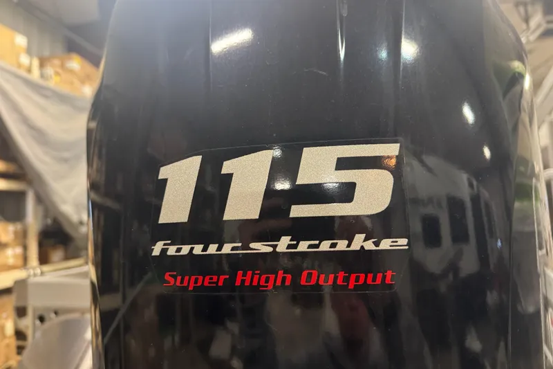 Slide: The Image of 115 four-stroke super high output engine on 2019 Bennington SX 21 Cruise. - 21