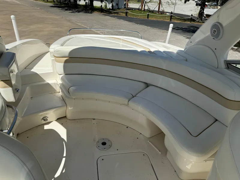 Slide: The Image of 2002 Sea Ray 290 Bow Rider with spacious seating area. - 7