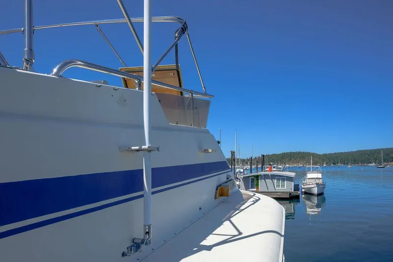 Slide: The Image of Hatteras 72 Flush Deck Cockpit Motor Yacht 1987 - 107