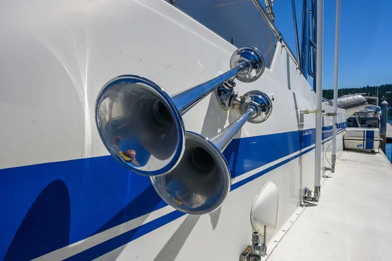 Slide: The Image of Hatteras 72 Flush Deck Cockpit Motor Yacht 1987 - 108