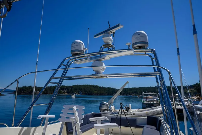 Slide: The Image of Hatteras 72 Flush Deck Cockpit Motor Yacht 1987 - 109