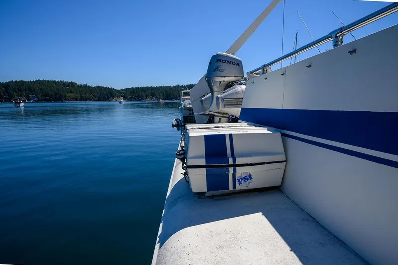 Slide: The Image of Hatteras 72 Flush Deck Cockpit Motor Yacht 1987 - 115