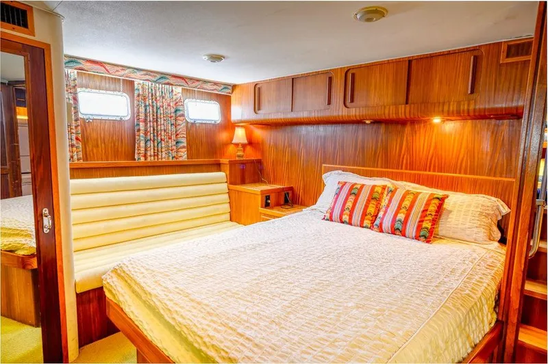 Slide: The Image of Hatteras 72 Flush Deck Cockpit Motor Yacht 1987 - 51