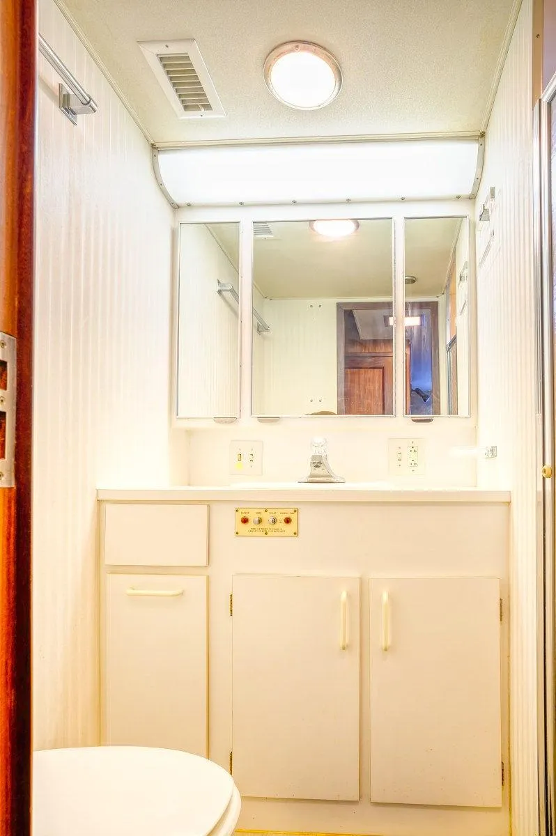 Slide: The Image of Hatteras 72 Flush Deck Cockpit Motor Yacht 1987 - 61