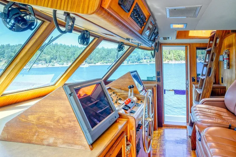 Slide: The Image of Hatteras 72 Flush Deck Cockpit Motor Yacht 1987 - 68