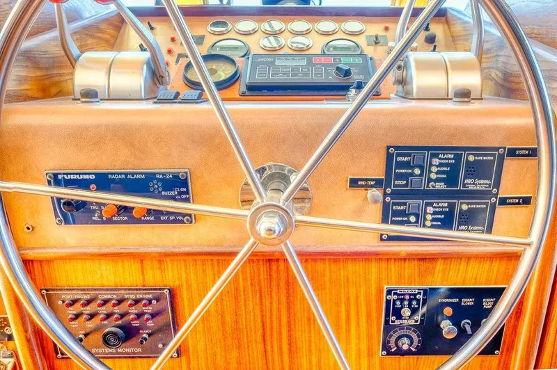 Slide: The Image of Hatteras 72 Flush Deck Cockpit Motor Yacht 1987 - 69