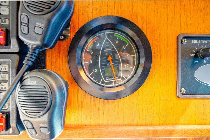 Slide: The Image of Hatteras 72 Flush Deck Cockpit Motor Yacht 1987 - 76