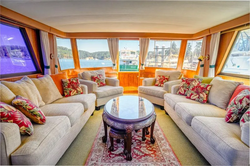 Slide: The Image of Hatteras 72 Flush Deck Cockpit Motor Yacht 1987 - 86