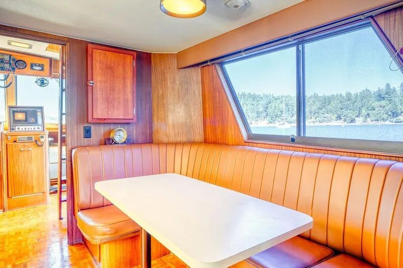 Slide: The Image of Hatteras 72 Flush Deck Cockpit Motor Yacht 1987 - 92