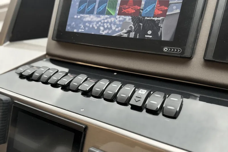 Slide: The Image of Galeon 400 Fly 2025 - 25