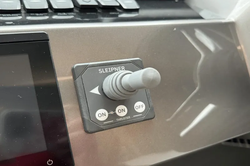 Slide: The Image of Galeon 400 Fly 2025 - 26