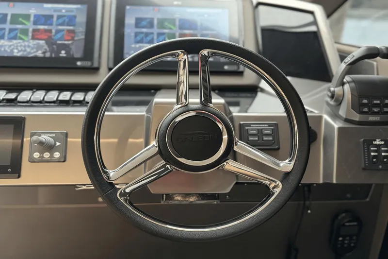 Slide: The Image of Galeon 400 Fly 2025 - 27