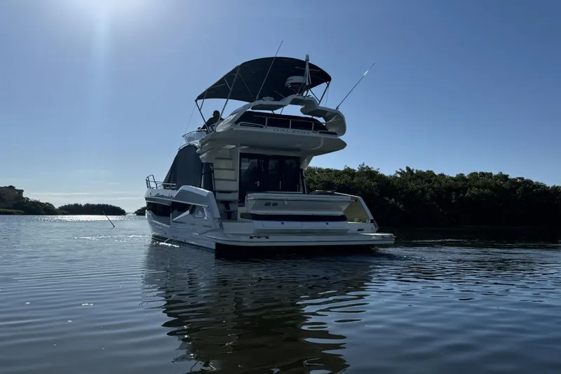 Slide: The Image of Galeon 400 Fly 2025 - 5