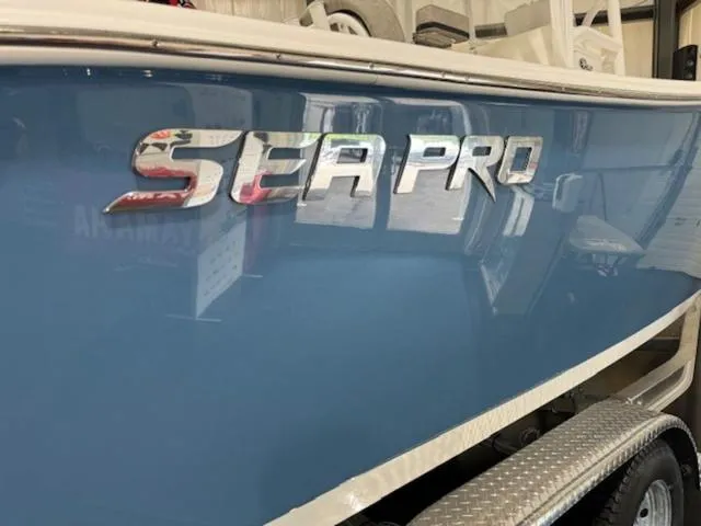 Slide: The Image of Sea Pro 222 Center Console 2025 - 12