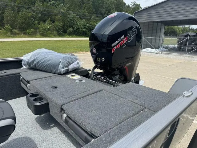 Slide: The Image of 2024 Lund 1875 Impact XS Sport boat with Mercury Pro XS engine. - 12