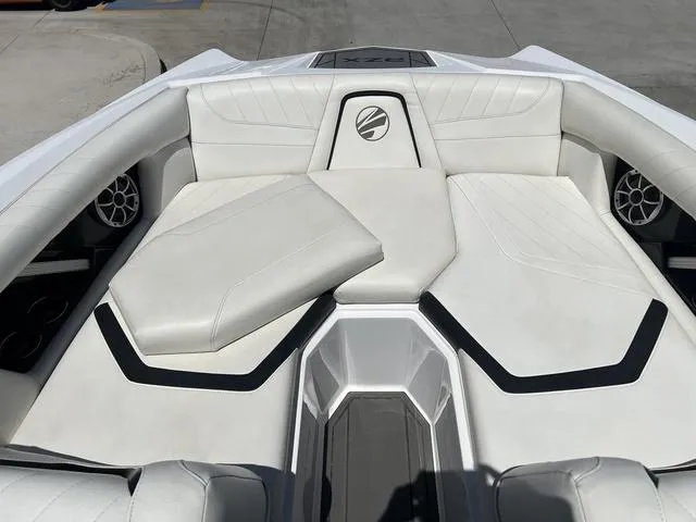 Slide: The Image of Tigé 22RZX 2020 - 11