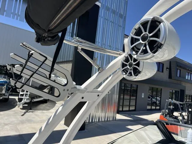 Slide: The Image of Tigé 22RZX 2020 - 13