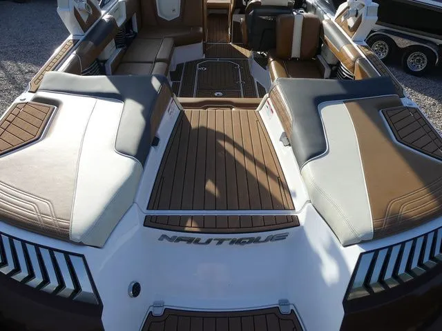 Slide: The Image of Nautique G23 2017 - 12