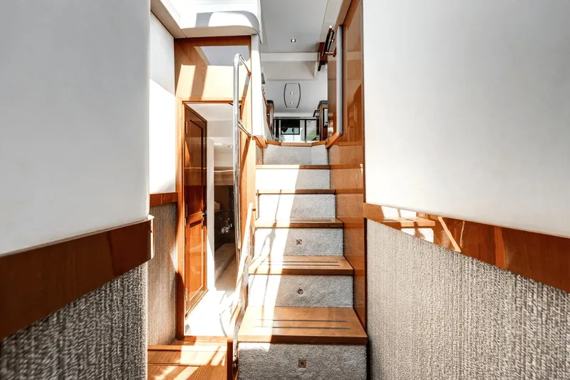 Slide: The Image of Sea Ray 510 Fly 2017 - 23