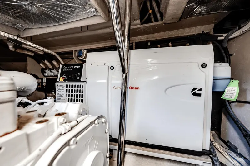 Slide: The Image of Sea Ray 510 Fly 2017 - 45