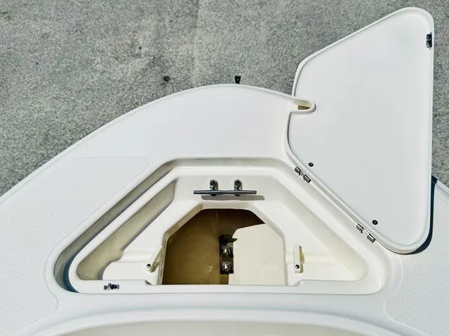 Slide: The Image of Pioneer Sportfish 180 2024 - 15