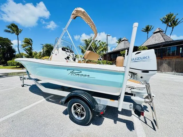 Slide: The Image of Pioneer Sportfish 180 2024 - 3