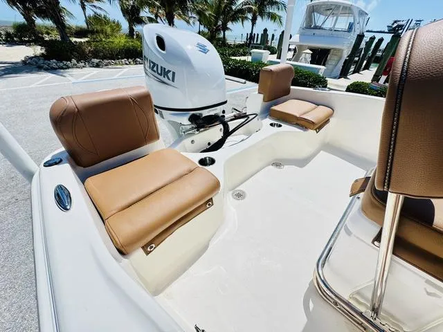 Slide: The Image of Pioneer Sportfish 180 2024 - 5