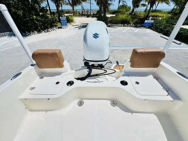 Slide: The Image of Pioneer Sportfish 180 2024 - 6