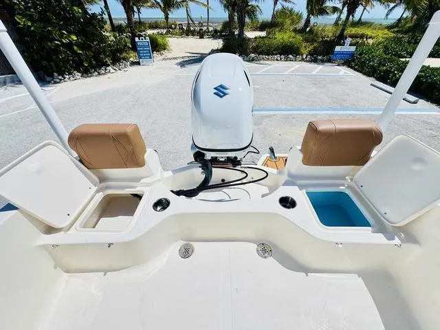 Slide: The Image of Pioneer Sportfish 180 2024 - 7