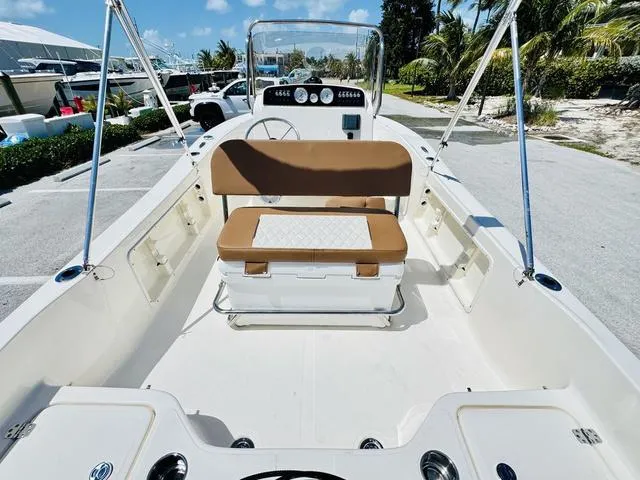 Slide: The Image of Pioneer Sportfish 180 2024 - 8