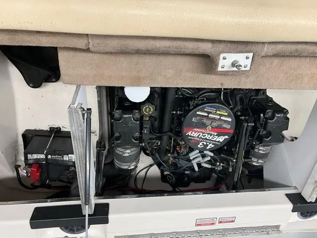 Slide: The Image of Sea Ray 185 Bow Rider 2000 engine compartment with MerCruiser 4.3L engine. - 3