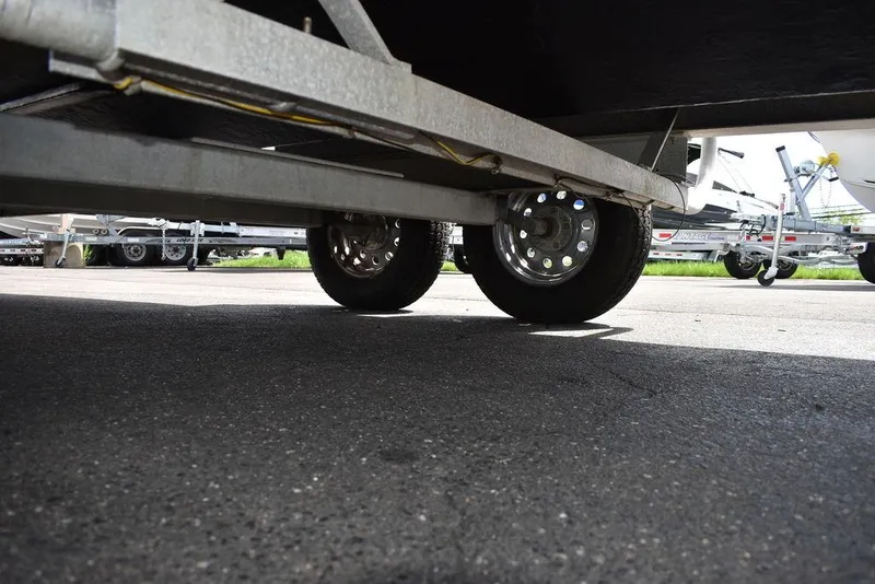 Slide: The Image of Chris-Craft 213 SeaHawk CC 1987 - 83