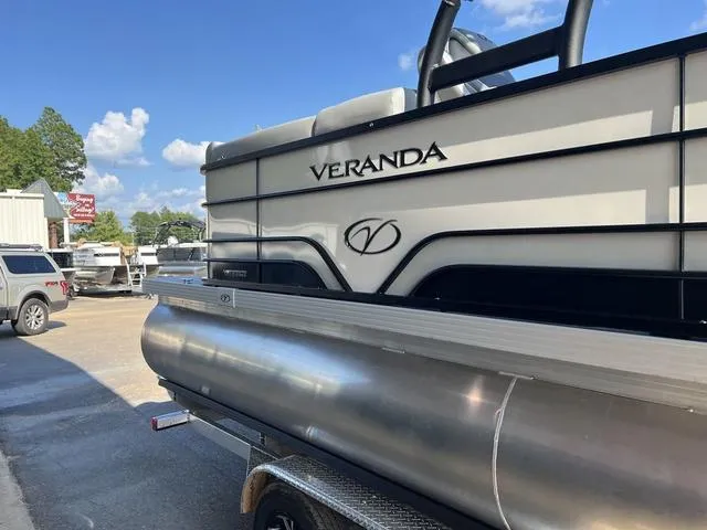 Slide: The Image of Veranda VS22RCT 2025 - 6