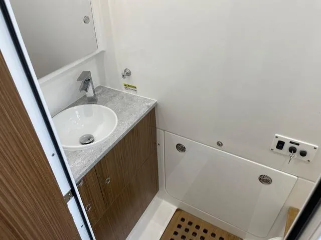 Slide: The Image of Everglades 395 Center Console 2024 - 10