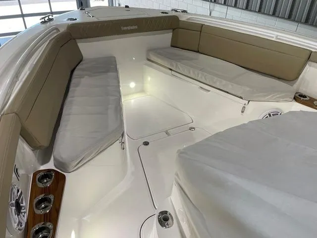 Slide: The Image of Everglades 395 Center Console 2024 - 13