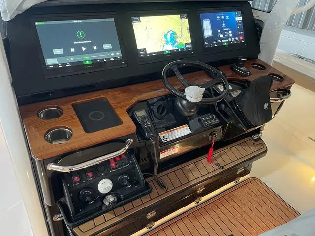 Slide: The Image of Everglades 395 Center Console 2024 - 14