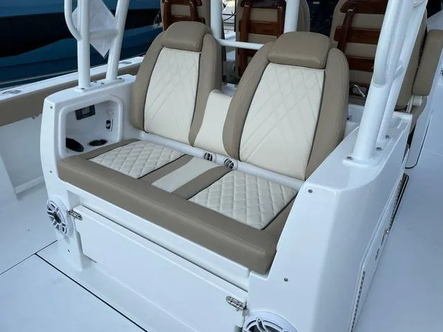 Slide: The Image of Everglades 395 Center Console 2024 - 18