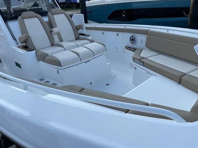 Slide: The Image of Everglades 395 Center Console 2024 - 23