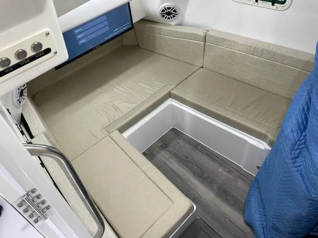 Slide: The Image of Everglades 395 Center Console 2024 - 4