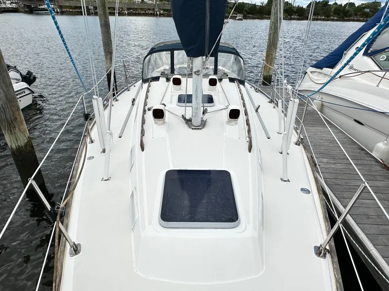 Slide: The Image of 1986 Sabre 30 Sabre MK III sailboat docked at marina. - 6