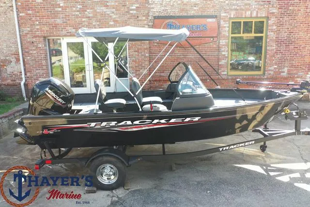 Slide: The Image of 2024 Tracker Pro Guide™ V-16 WT boat at Thayer's Marine. - 21