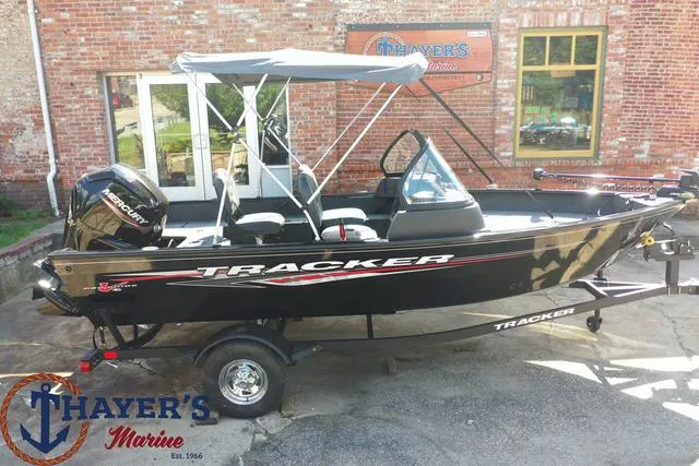 Slide: The Image of 2024 Tracker Pro Guide™ V-16 WT boat at Thayer's Marine. - 22