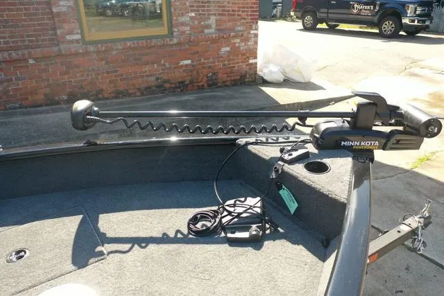 Slide: The Image of 2024 Tracker Pro Guide™ V-16 WT boat with Minn Kota trolling motor. - 46