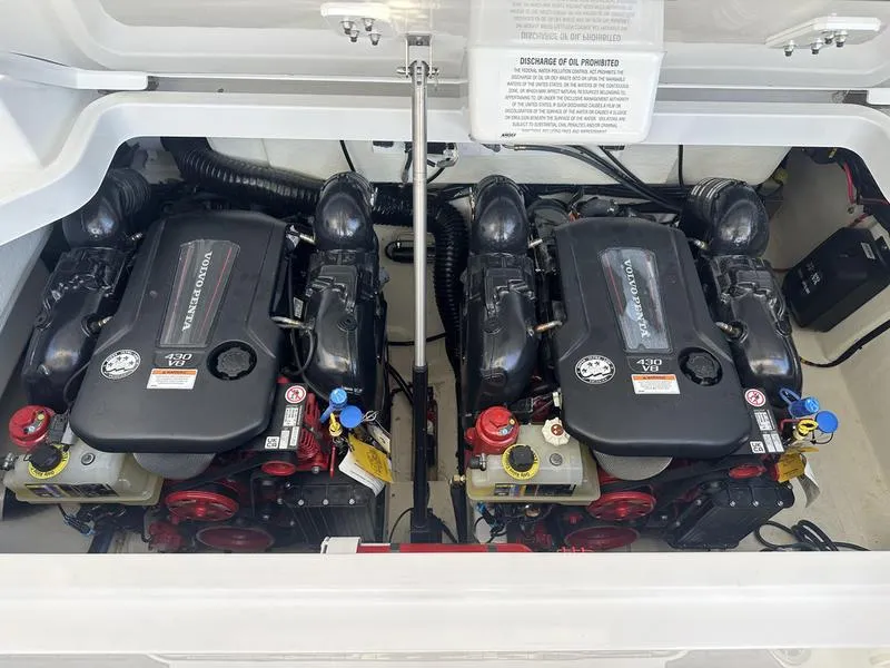 Slide: The Image of Cobalt R33 2023 - 50