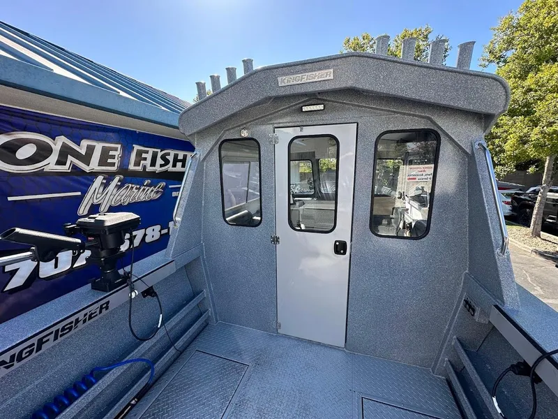 Slide: The Image of Kingfisher 2225 Escape HT 2025 - 51