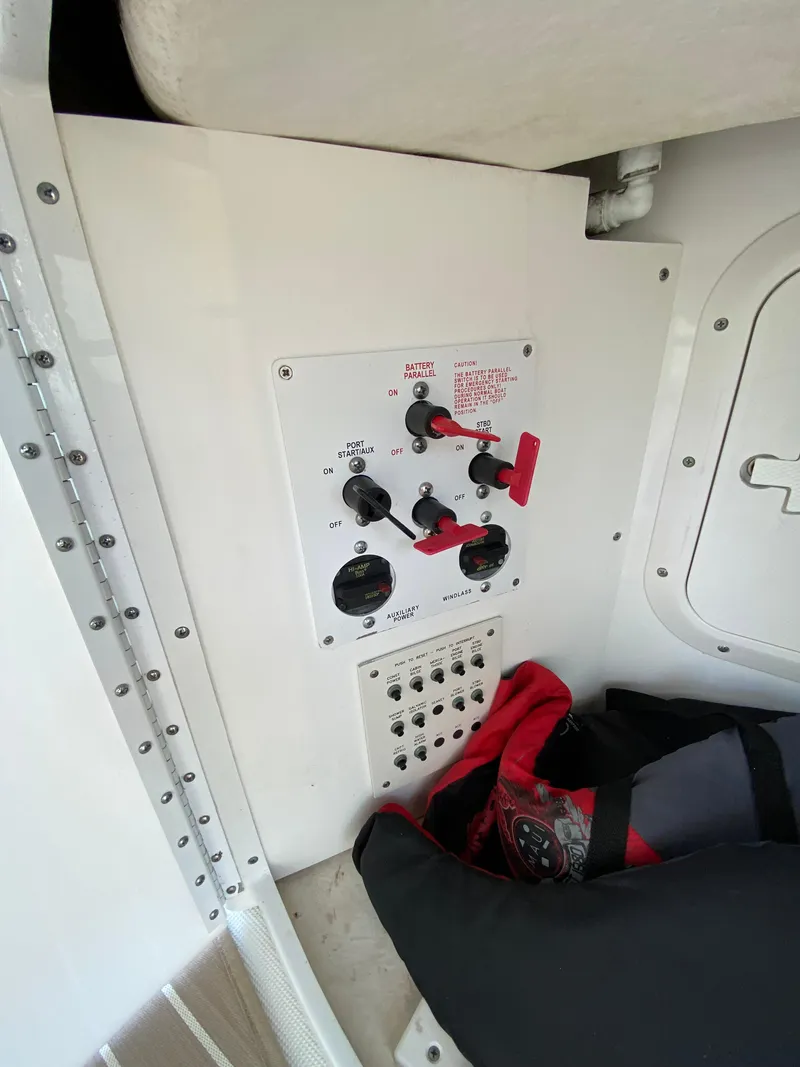 Slide: The Image of Control panel of a 2004 Formula 370 Super Sport boat. - 18