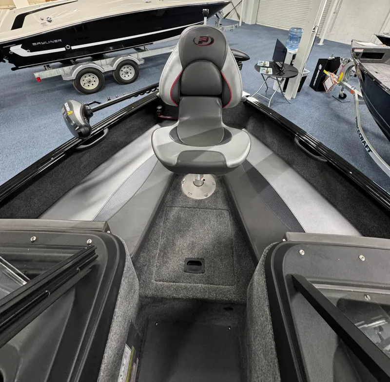 Slide: The Image of Princecraft Sport 175 MAX - 18